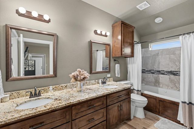 9589 Thousand Oaks Loop, Montgomery, TX 77316