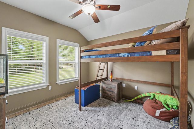9589 Thousand Oaks Loop, Montgomery, TX 77316