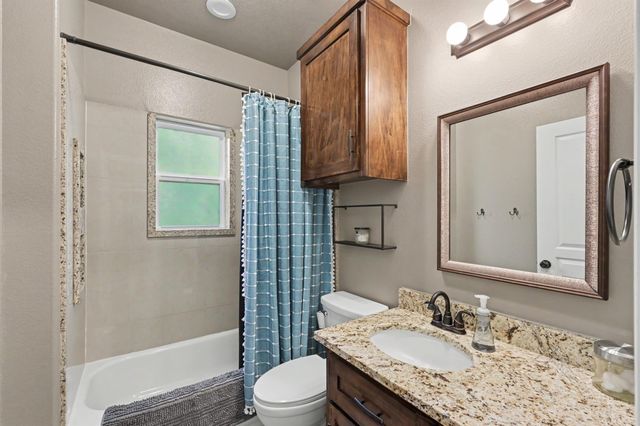 9589 Thousand Oaks Loop, Montgomery, TX 77316