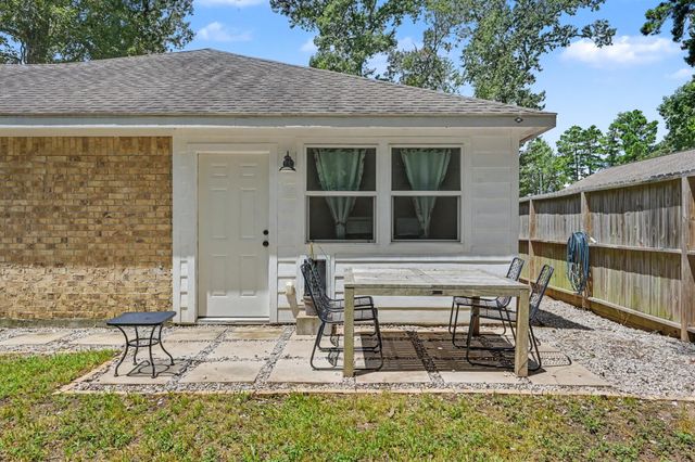 9589 Thousand Oaks Loop, Montgomery, TX 77316