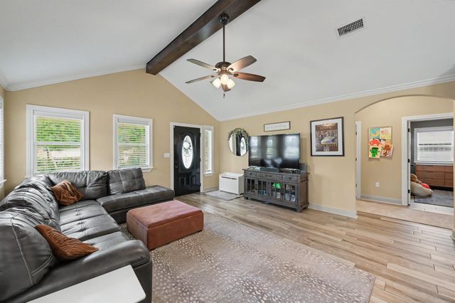 9589 Thousand Oaks Loop, Montgomery, TX 77316