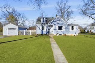 35 Yale St, South Hadley, MA 01075
