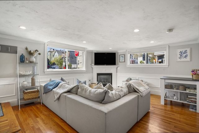 85 F St 1, Boston, MA 02127