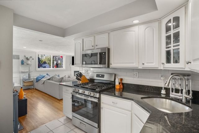 85 F St 1, Boston, MA 02127