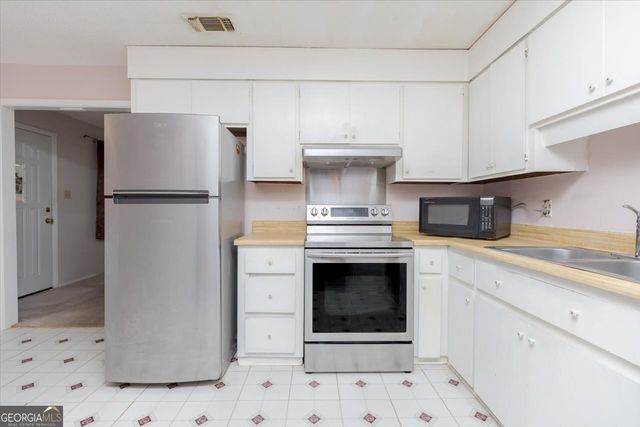 104 Oxford Lane, Warner Robins, GA 31088