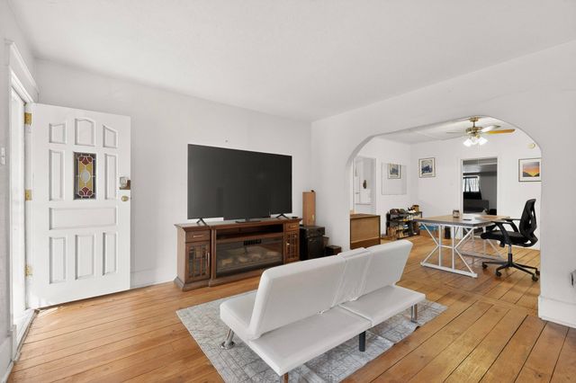 1204 Edith Boulevard SE, Albuquerque, NM 87102