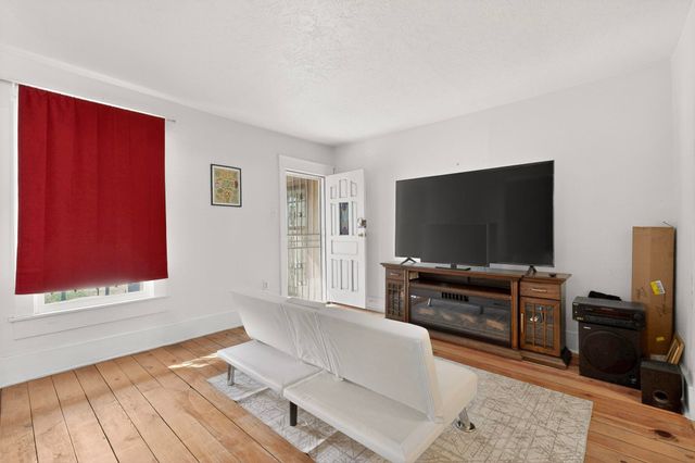 1204 Edith Boulevard SE, Albuquerque, NM 87102