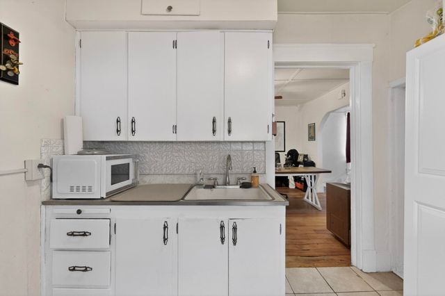 1204 Edith Boulevard SE, Albuquerque, NM 87102