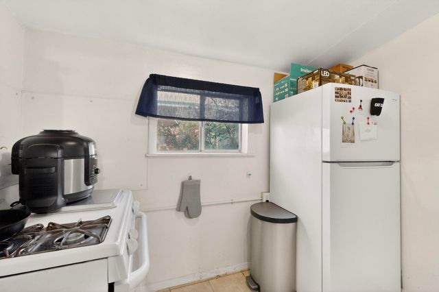 1204 Edith Boulevard SE, Albuquerque, NM 87102