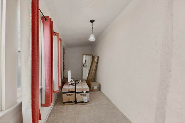 1204 Edith Boulevard SE, Albuquerque, NM 87102