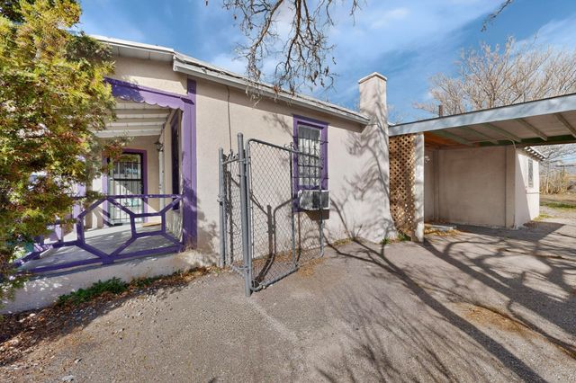 1204 Edith Boulevard SE, Albuquerque, NM 87102