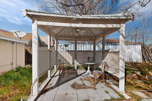 1204 Edith Boulevard SE, Albuquerque, NM 87102