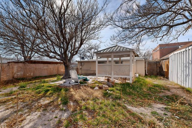 1204 Edith Boulevard SE, Albuquerque, NM 87102