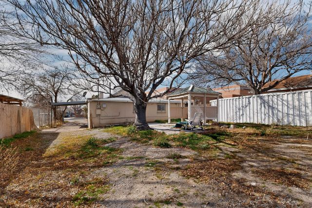 1204 Edith Boulevard SE, Albuquerque, NM 87102