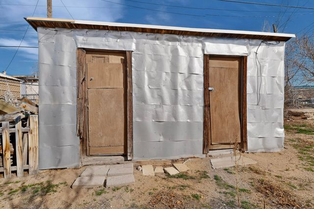 1204 Edith Boulevard SE, Albuquerque, NM 87102