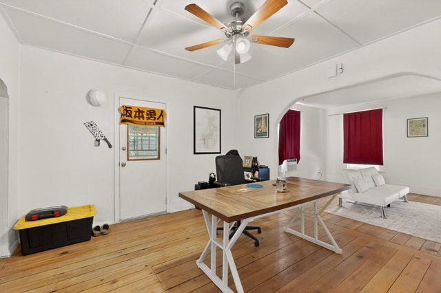 1204 Edith Boulevard SE, Albuquerque, NM 87102