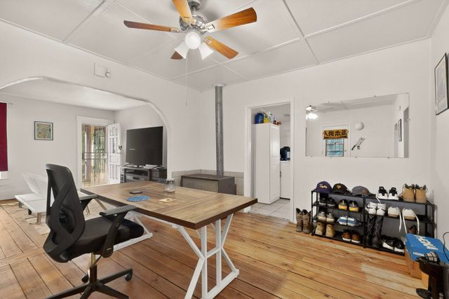 1204 Edith Boulevard SE, Albuquerque, NM 87102