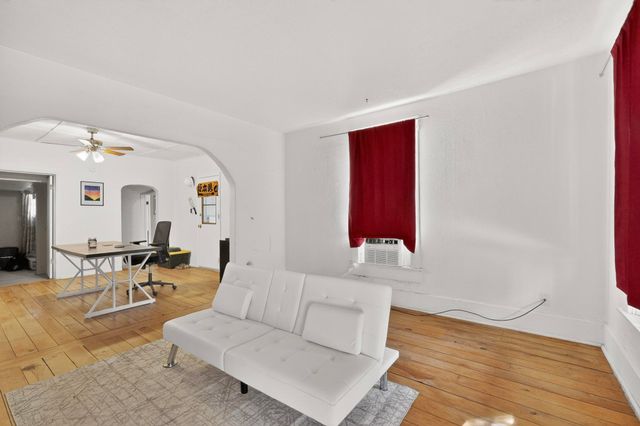 1204 Edith Boulevard SE, Albuquerque, NM 87102