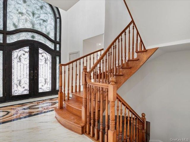 1247 Ixworth Road, Valley Stream, NY 11580