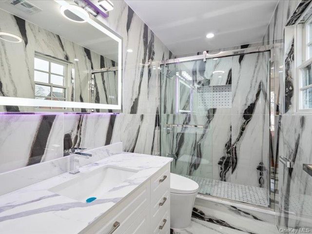 1247 Ixworth Road, Valley Stream, NY 11580