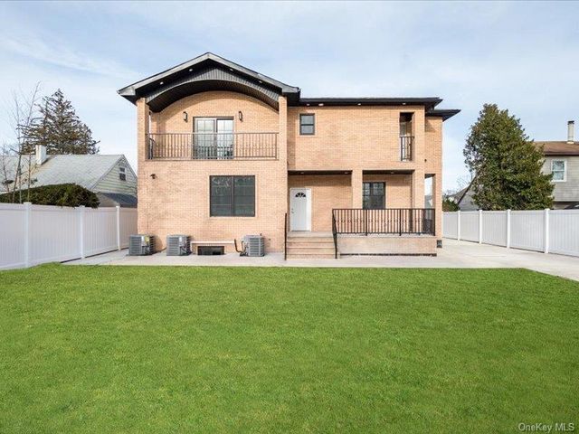 1247 Ixworth Road, Valley Stream, NY 11580