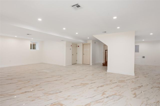 1247 Ixworth Road, Valley Stream, NY 11580