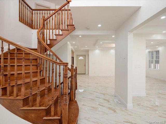 1247 Ixworth Road, Valley Stream, NY 11580