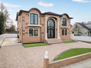 1247 Ixworth Road, Valley Stream, NY 11580