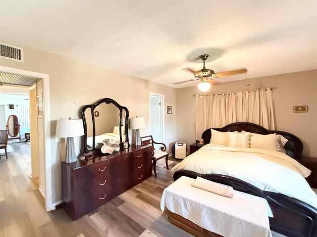 228 Canterbury J, West Palm Beach, FL 33417