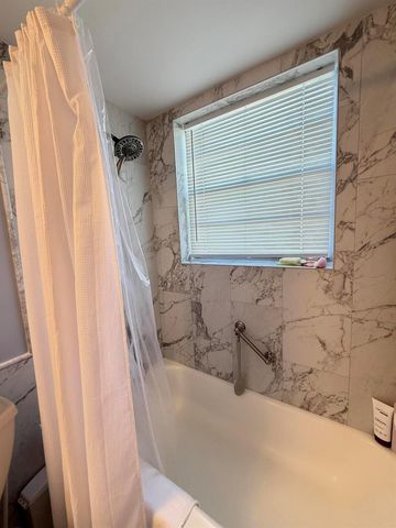228 Canterbury J, West Palm Beach, FL 33417