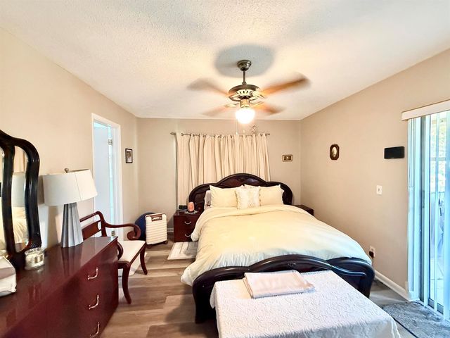 228 Canterbury J, West Palm Beach, FL 33417