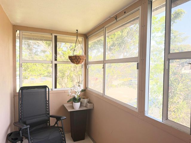 228 Canterbury J, West Palm Beach, FL 33417