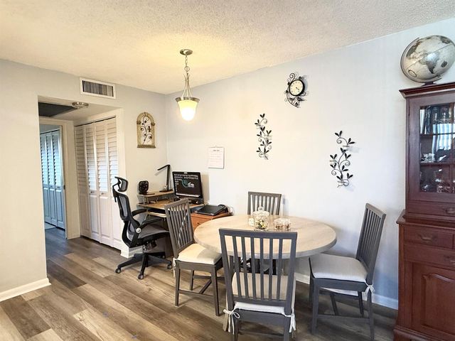 228 Canterbury J, West Palm Beach, FL 33417
