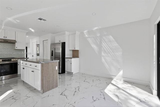 4311 NW 32nd Ave, Miami, FL 33142