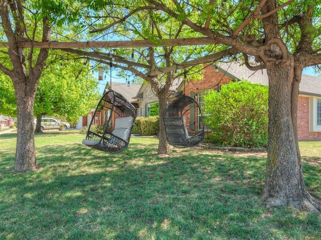 2908 Overland Way, Edmond, OK 73012