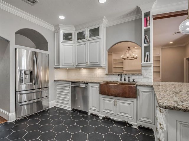 2908 Overland Way, Edmond, OK 73012