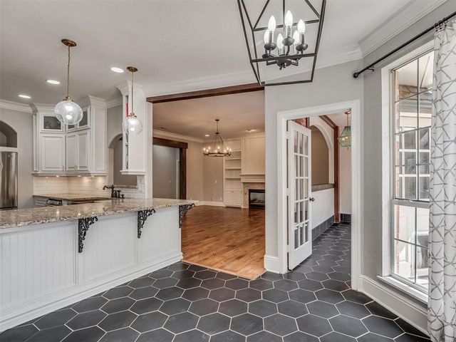 2908 Overland Way, Edmond, OK 73012