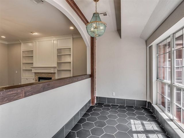 2908 Overland Way, Edmond, OK 73012