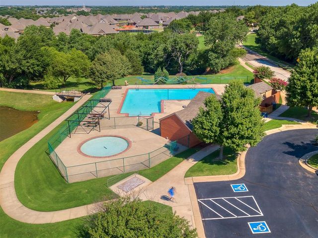 2908 Overland Way, Edmond, OK 73012