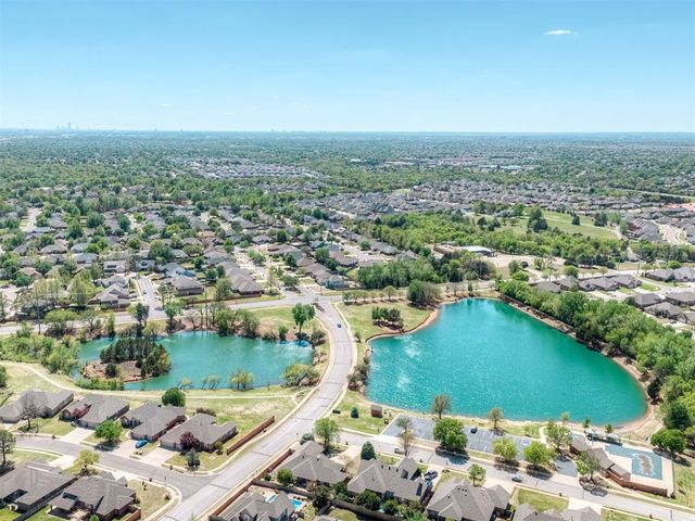 2908 Overland Way, Edmond, OK 73012