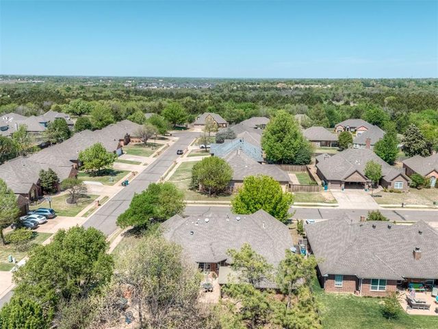 2908 Overland Way, Edmond, OK 73012