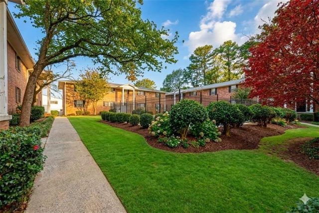 315 Hilderbrand Drive B4, Sandy Springs, GA 30328