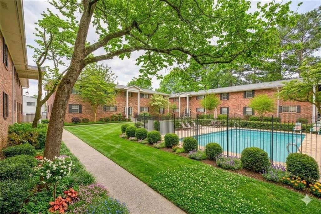 315 Hilderbrand Drive B4, Sandy Springs, GA 30328