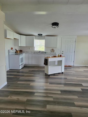 152 ALLIGATOR Circle, Crescent City, FL 32112