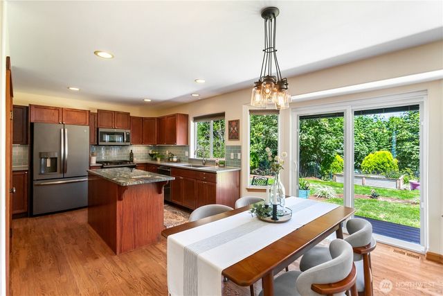 16104 Bay Ridge Drive NW, Poulsbo, WA 98370