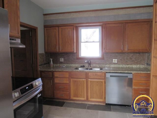 1707 NW Polk ST, Topeka, KS 66608