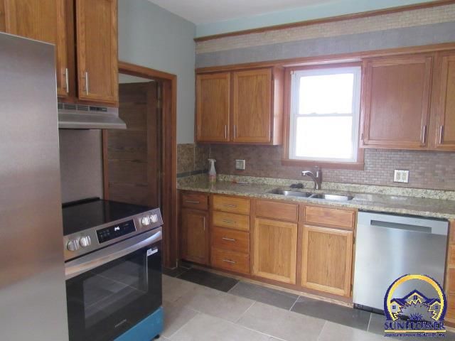 1707 NW Polk ST, Topeka, KS 66608