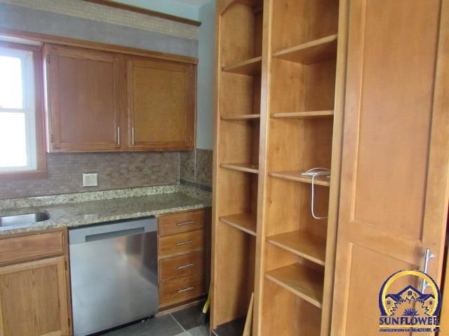 1707 NW Polk ST, Topeka, KS 66608