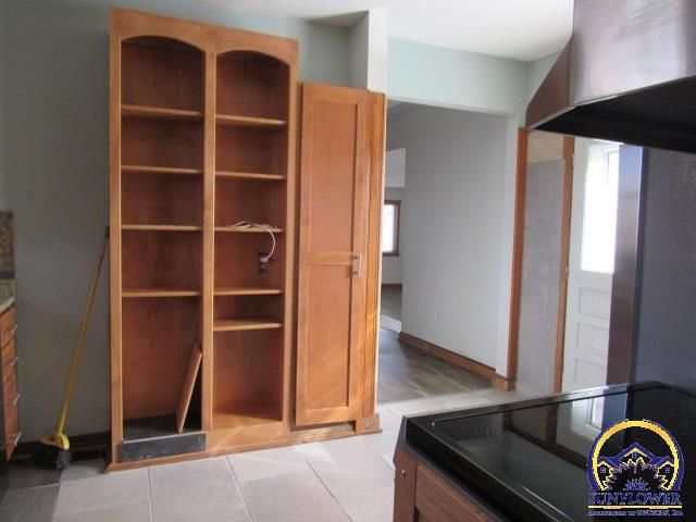 1707 NW Polk ST, Topeka, KS 66608