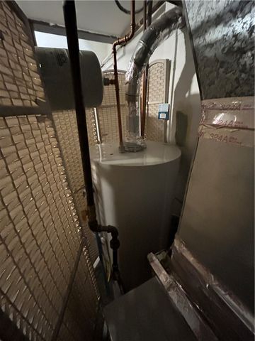 340 Taylor St, Bloomfield, PA 15224